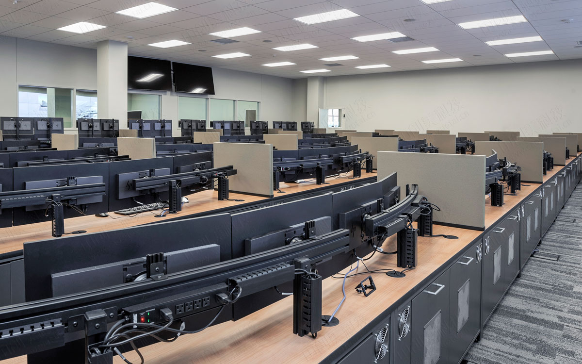 進口監控臺品牌產品圖片